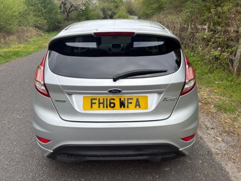 Ford Fiesta ZETEC S 8