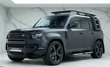 Land Rover Defender 110 V8 1