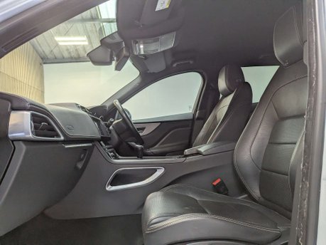 Jaguar F-Pace 2.0 F-Pace R-Sport AWD D 4WD 5dr 39
