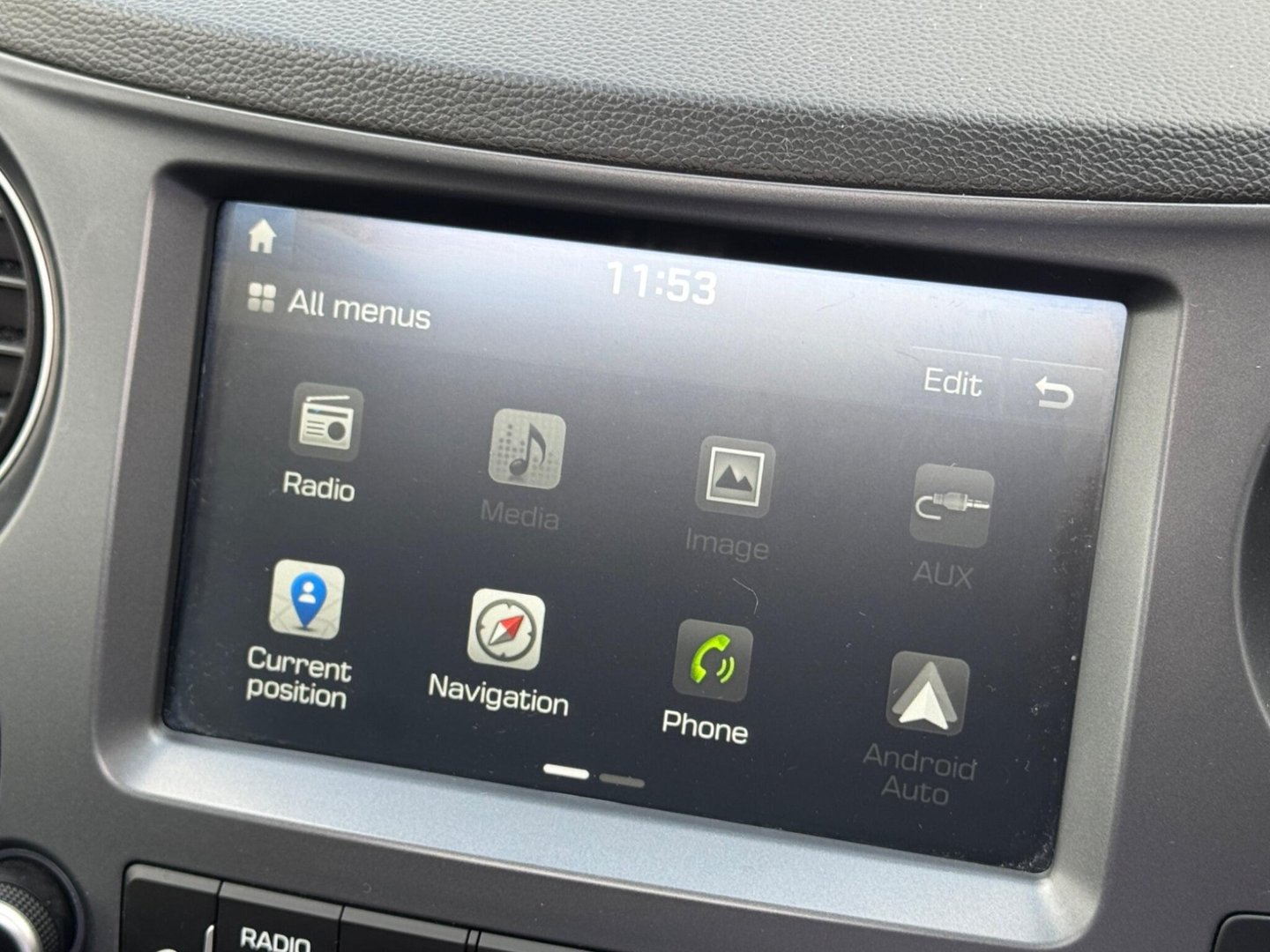 2017 Hyundai i10 — image 18