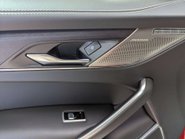Jaguar F-Pace 2.0 F-PACE R-Dynamic HSE D MHEV AWD Auto 4WD 5dr 38