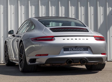 Porsche 911 Carrera GTS (991.2) 3