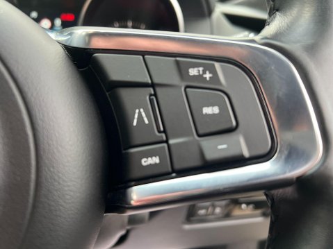 Jaguar F-Pace R-SPORT AWD 24