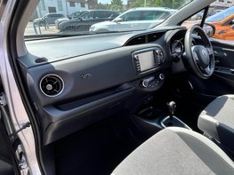 Toyota Yaris VVT-I Y20 17