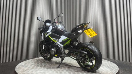 Kawasaki Z900 2019 69 PLATE FULL AKRAPOVIC ONLY 15K STUNNING NAKED BIKE 8