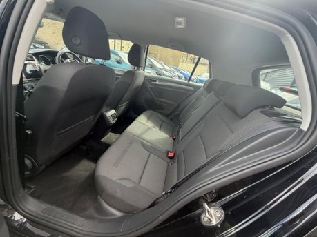 Volkswagen Golf E-GOLF 10