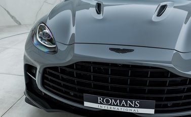 Aston Martin DBX 707 27