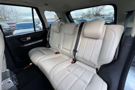 Land Rover Range Rover Sport 3.0 SD V6 HSE Black SUV 5dr Diesel Auto 4WD Euro 5 (255 bhp) 37
