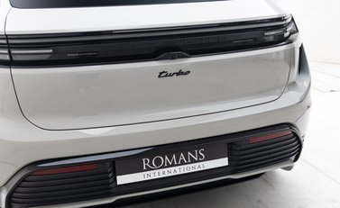 Porsche Macan Turbo Electric 35