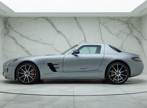 Mercedes-Benz SLS AMG GT 6