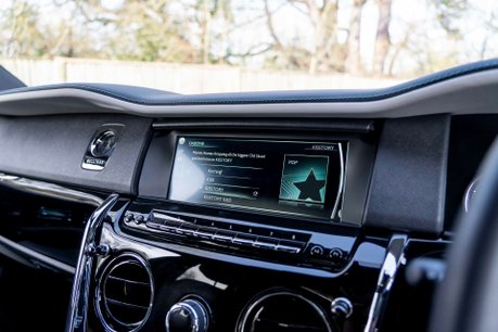 Rolls-Royce Cullinan V12. DYNAMIC PACKAGE. ACTIVE CRUISE. SHOOTING STAR HEADLINER. HUD 15