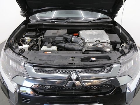 Mitsubishi Outlander 2.4h TwinMotor 13.8kWh 4h CVT 4WD Euro 6 (s/s) 5dr 30