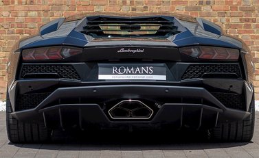 Lamborghini Aventador S LP740-4 6