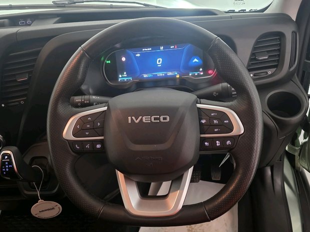 Iveco Daily Daily 2.3 35S16A8 Business Dropside 3750 WB Hi-Matic 19