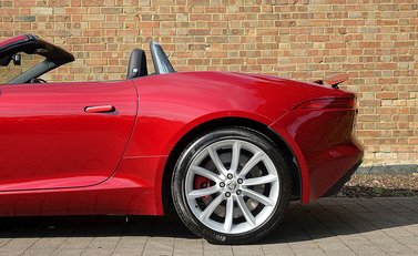 Jaguar F-Type V6 S Convertible 13