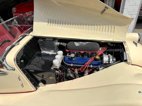 Morgan Plus 8 5.0 21