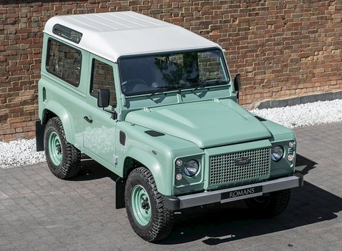 Land Rover Defender 90 Heritage 8