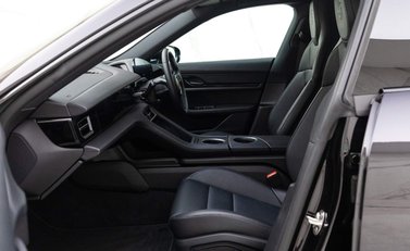 Porsche Taycan 4 CROSS TURISMO 11