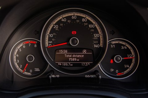 Volkswagen Up BASE 14