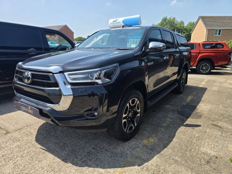 Toyota Hilux INVINCIBLE 4WD D-4D DCB 3