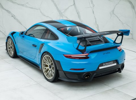 Porsche 911 GT2 RS Weissach (991) 9