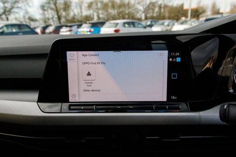 Volkswagen Golf LIFE TSI 29