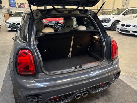 Mini Hatch 2.0 John Cooper Works Euro 6 (s/s) 3dr 37