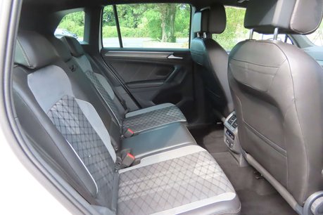 Volkswagen Tiguan 2.0 TDI R-Line SUV 5dr Diesel DSG 4Motion Euro 6 (s/s) (150 ps) 9