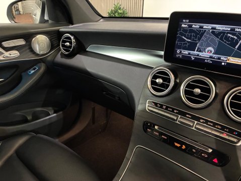 Mercedes-Benz GLC 2.0 GLC250 AMG Line (Premium Plus) G-Tronic+ 4MATIC Euro 6 (s/s) 5dr 27