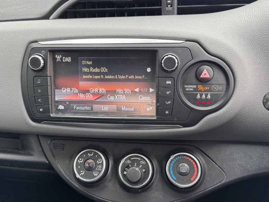 2016 Toyota Yaris — image 10