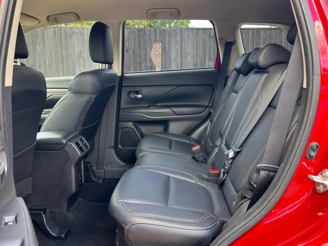 Mitsubishi Outlander EXCEED 9