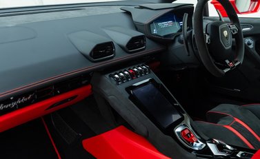 Lamborghini Huracan TECNICA 17