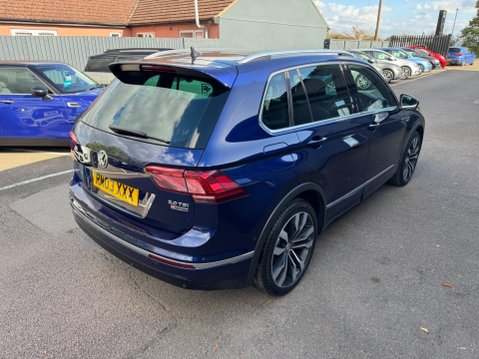 Volkswagen Tiguan R LINE TSI BMT 4MOTION DSG 15