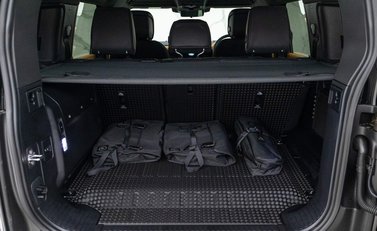 Land Rover Defender X 29