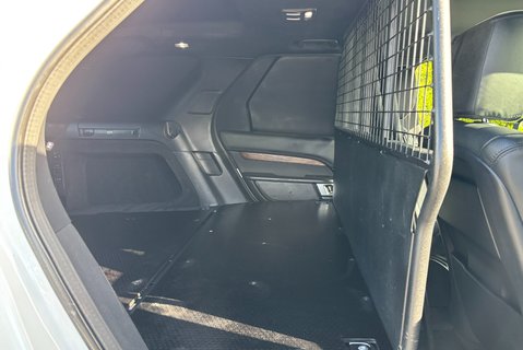 Land Rover Discovery SD6 36 Commercial HSE 17