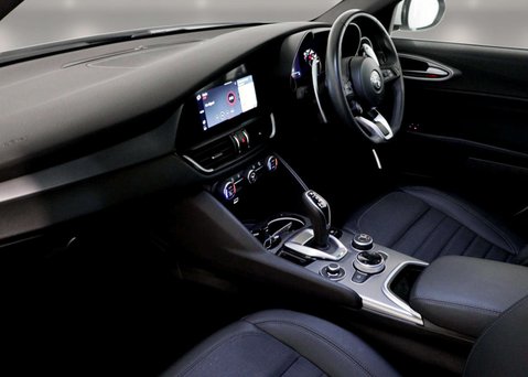 Alfa Romeo Giulia 2.0 Giulia Sprint TB Auto 4dr 39