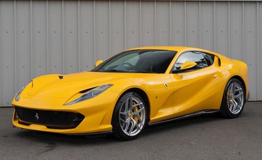Ferrari 812 Superfast 6