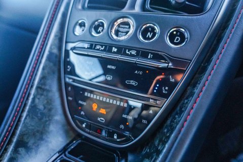 Aston Martin DBS DBS Superleggera V12 16