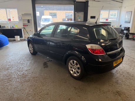 Vauxhall Astra 1.8i 16v Club Hatchback 5dr Petrol Automatic (197 g/km, 123 bhp) 4