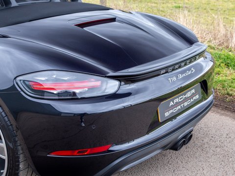 Porsche 718 BOXSTER S PDK 20