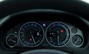 Aston Martin V12 Vantage S 14