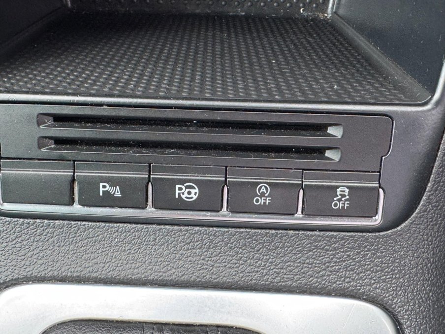 2014 Volkswagen Tiguan — image 24