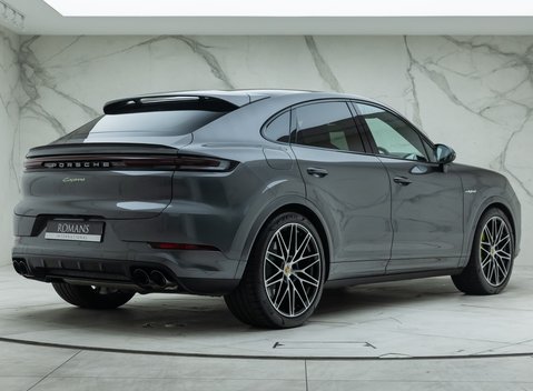 Porsche Cayenne E-HYBRID coupe 6