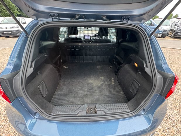 Ford Fiesta Petrol SWB L1H1 Low Roof Sport Air Con Alloys EURO 6 NO VAT 9