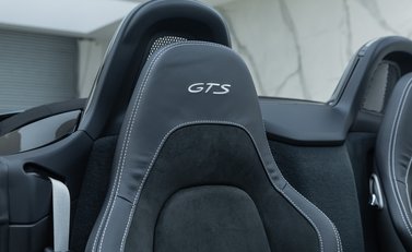 Porsche 718 BOXSTER GTS PDK 18