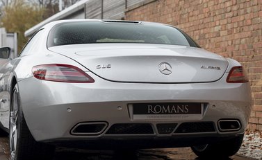 Mercedes-Benz SLS AMG 24