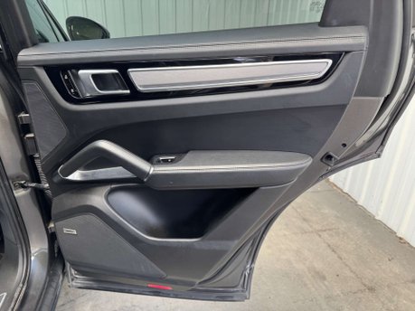 Porsche Cayenne 4.0 Cayenne T S E-Hybrid Auto 4WD 5dr 60