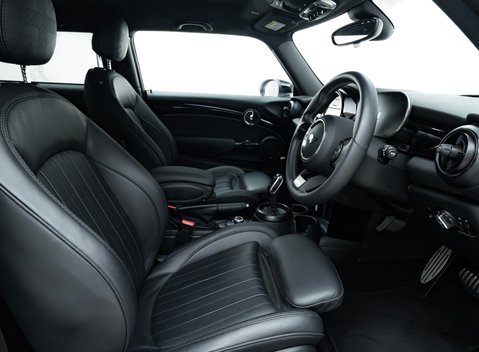 Mini Hatch JOHN COOPER WORKS 17