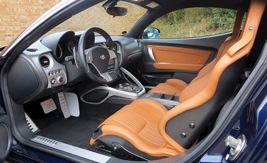 Alfa Romeo 8C Competizione 11