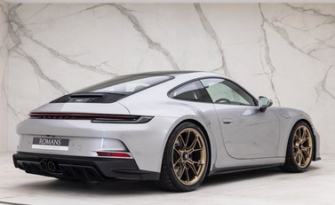 Porsche 911 (992) GT3 Touring 7
